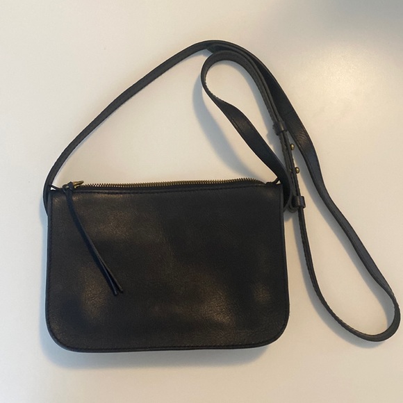 Madewell Handbags - Madewell - The Simple Crossbody Bag
